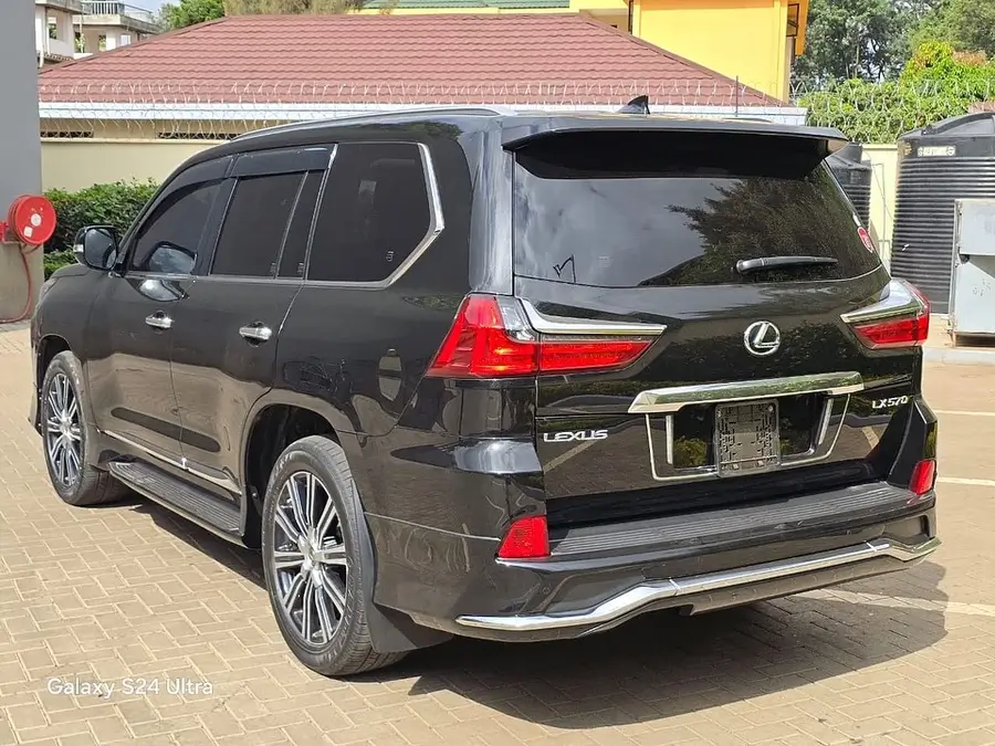 2017 Lexus LX 570 Sunroof