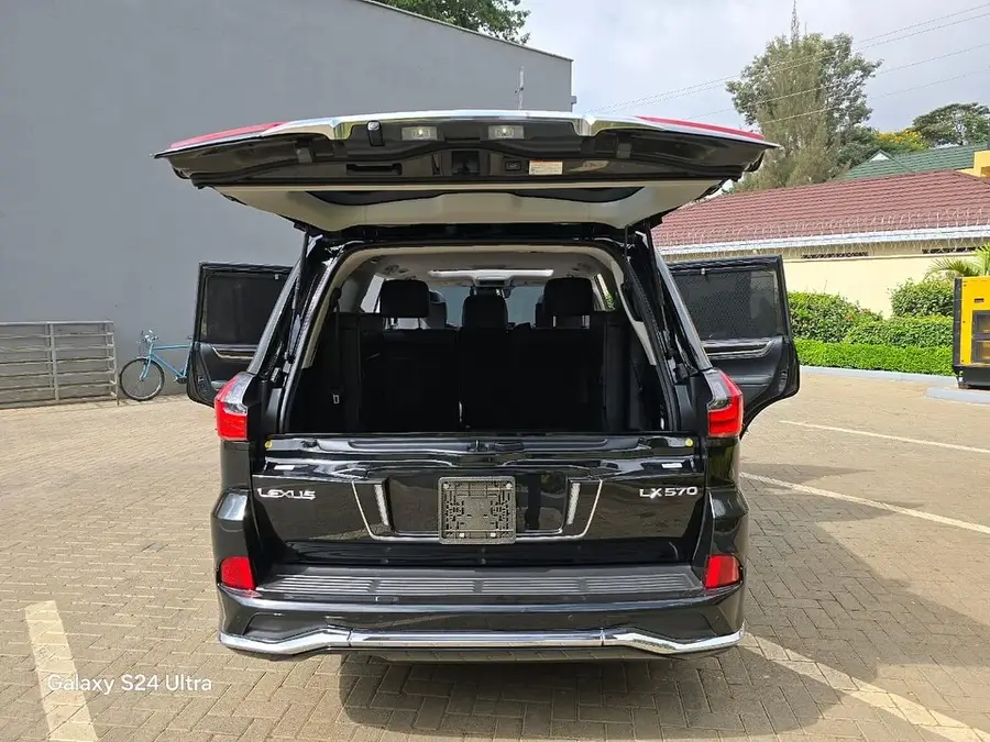 2017 Lexus LX 570 Sunroof