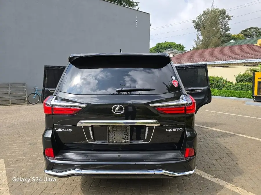 2017 Lexus LX 570 Sunroof