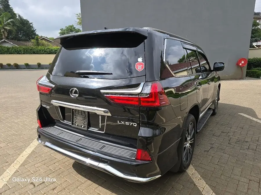 2017 Lexus LX 570 Sunroof