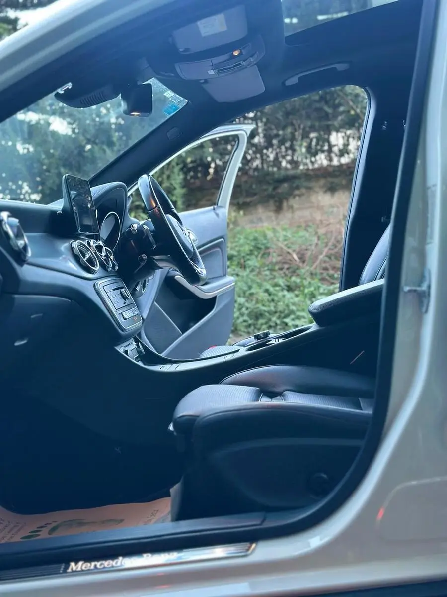 2017 Mercedes Benz GLA 180 AMG Sunroof