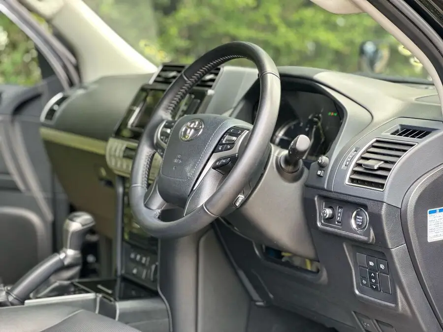 2020 Toyota Landcruiser Prado TRD Offroad Sunroof