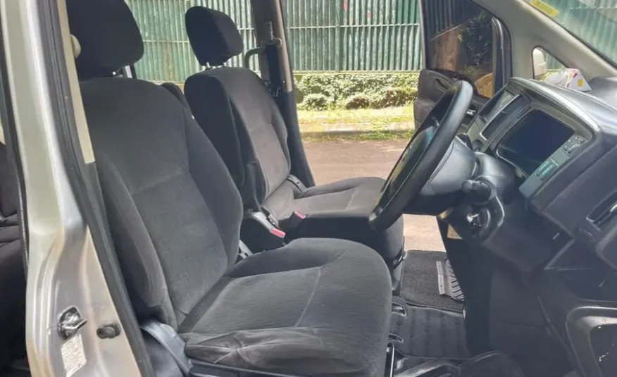 2010 Nissan Serena Mint Condition