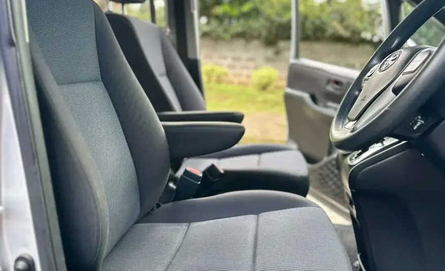 2017 Toyota Voxy