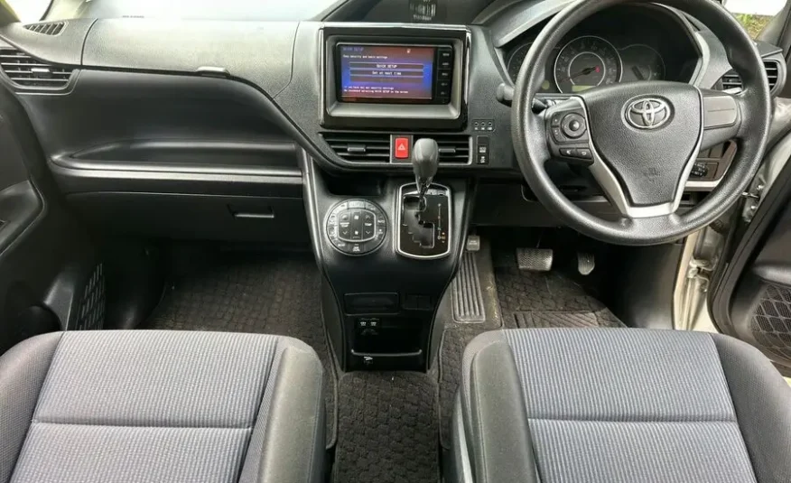 2017 Toyota Voxy
