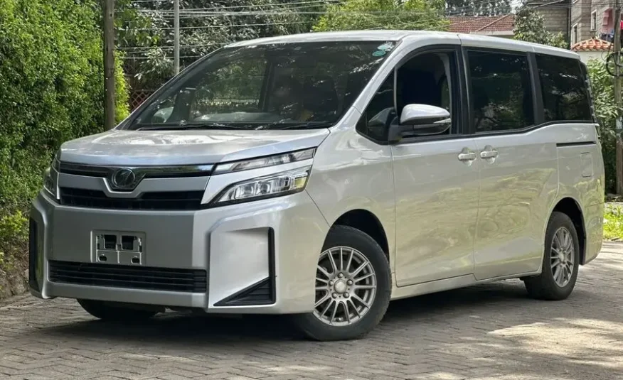 2017 Toyota Voxy