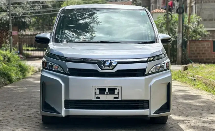 2017 Toyota Voxy