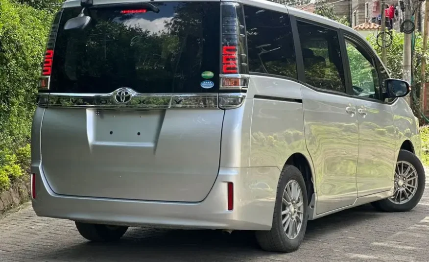 2017 Toyota Voxy