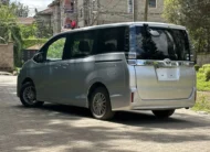 2017 Toyota Voxy
