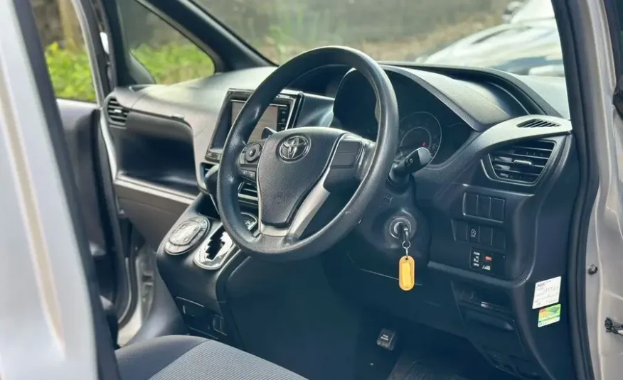 2017 Toyota Voxy