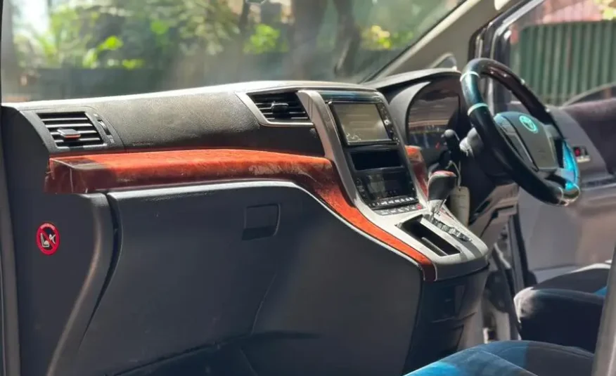 2012 Toyota Alphard