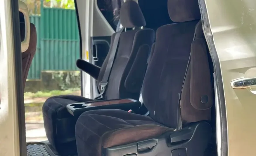 2012 Toyota Alphard