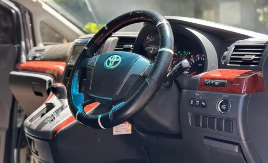 2012 Toyota Alphard