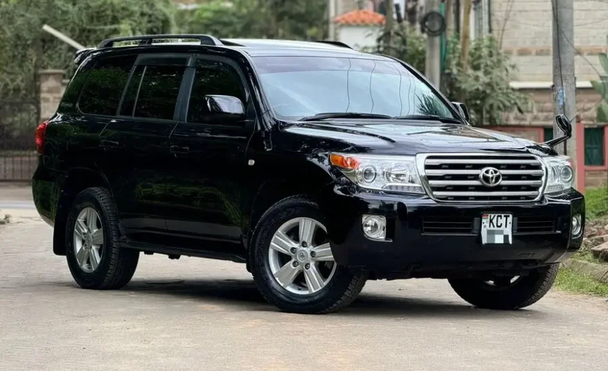 2012 Toyota Landcruiser V8 ZX Mint Condition