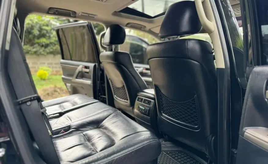 2012 Toyota Landcruiser V8 ZX Mint Condition