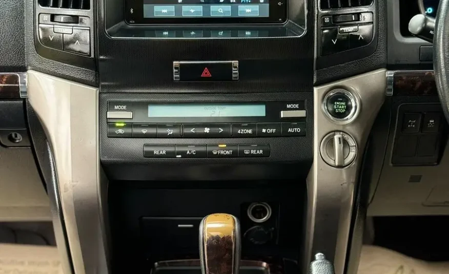 2012 Toyota Landcruiser V8 ZX Mint Condition