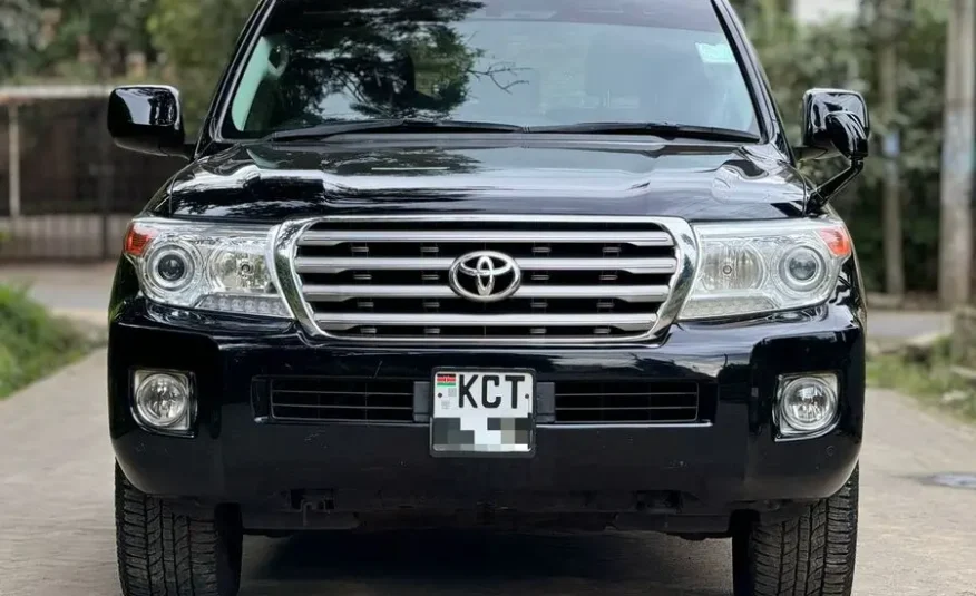 2012 Toyota Landcruiser V8 ZX Mint Condition