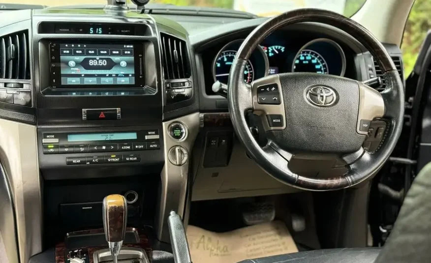 2012 Toyota Landcruiser V8 ZX Mint Condition