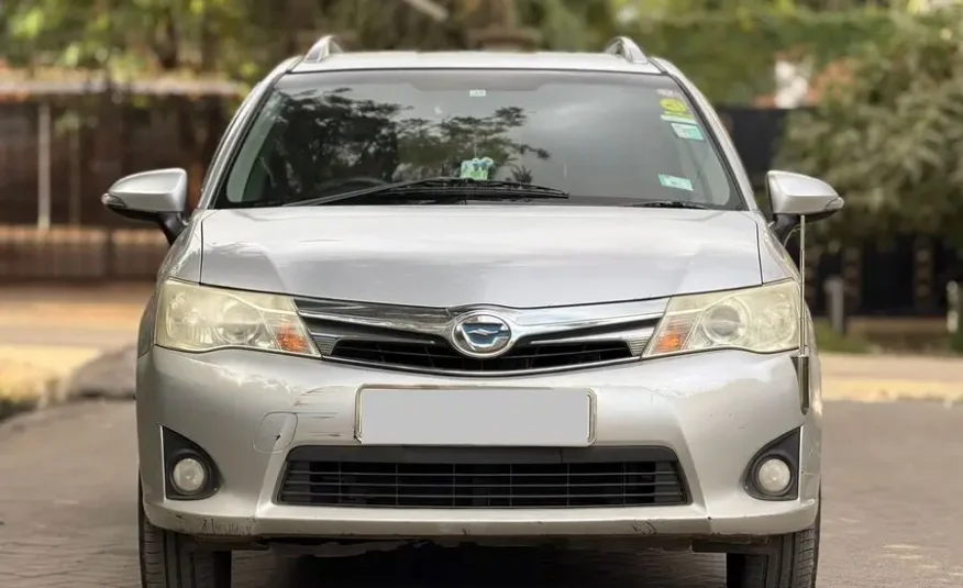 2014 Toyota Fielder Hybrid Mint Condition
