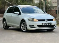 2017 Volkswagen Golf TSI Sunroof