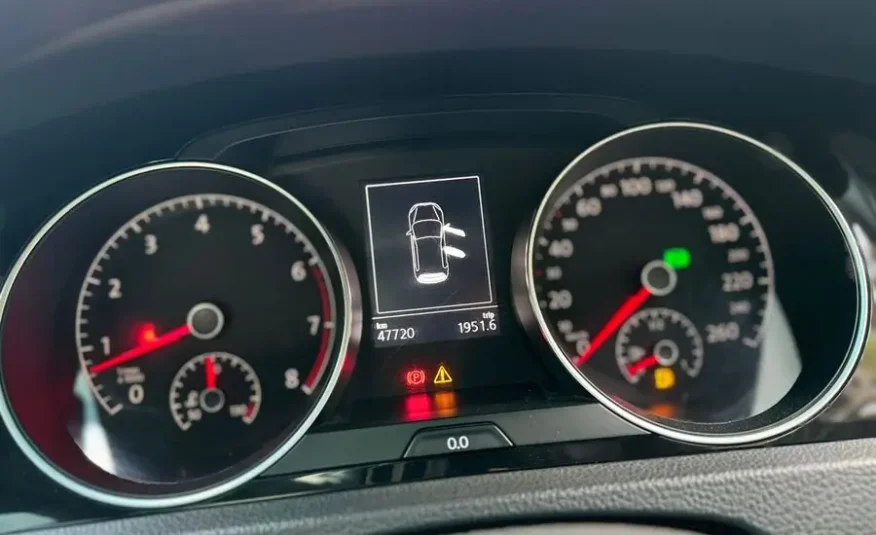 2017 Volkswagen Golf TSI Sunroof