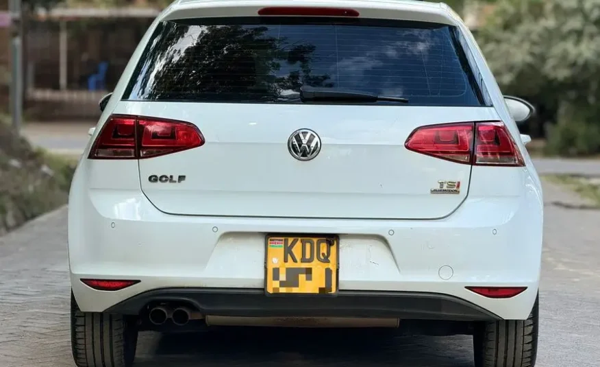 2017 Volkswagen Golf TSI Sunroof
