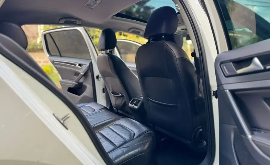 2017 Volkswagen Golf TSI Sunroof