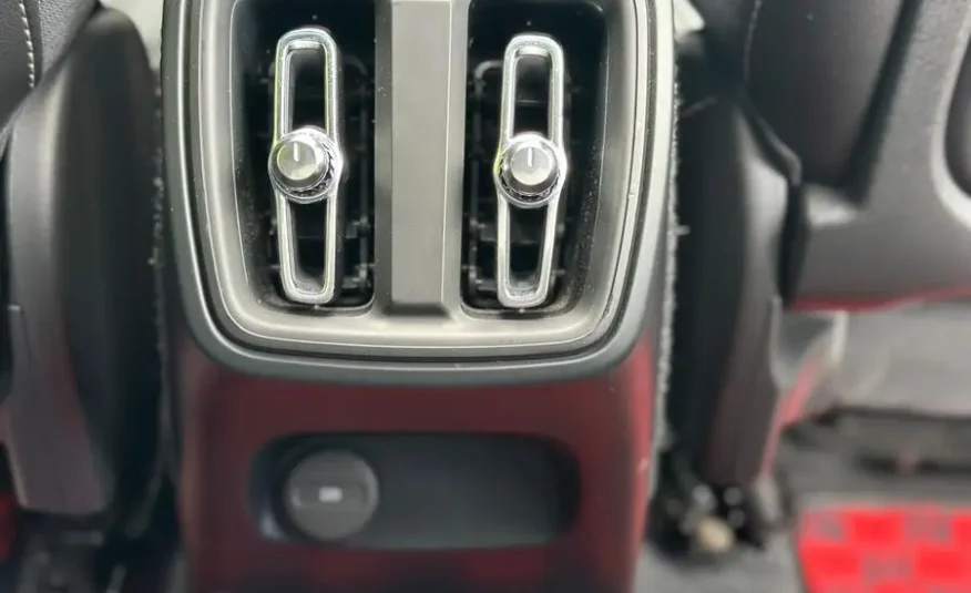 2018 Volvo XC40 T4 Sunroof