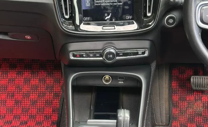 2018 Volvo XC40 T4 Sunroof
