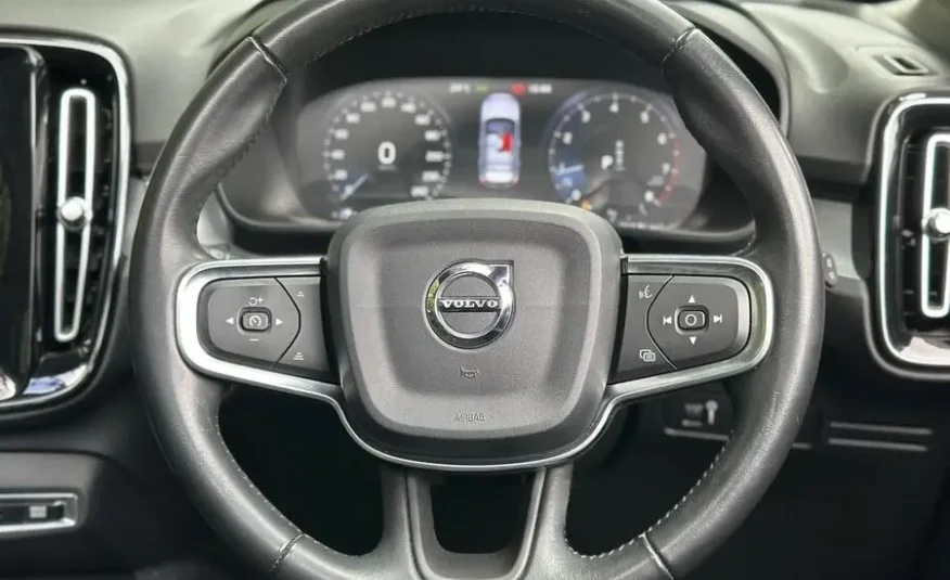 2018 Volvo XC40 T4 Sunroof