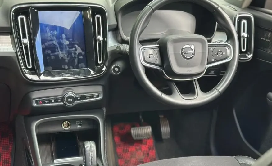 2018 Volvo XC40 T4 Sunroof