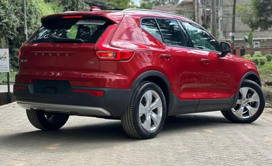 2018 Volvo XC40 T4 Sunroof
