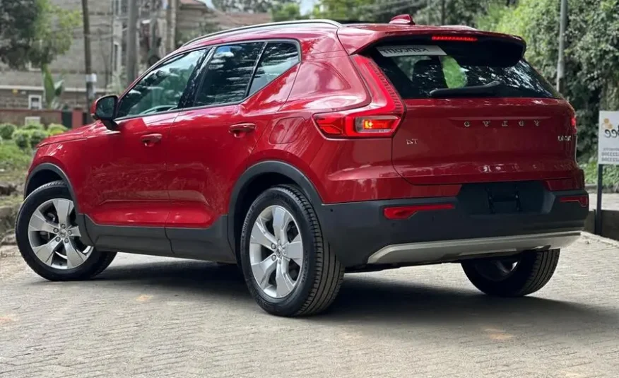 2018 Volvo XC40 T4 Sunroof