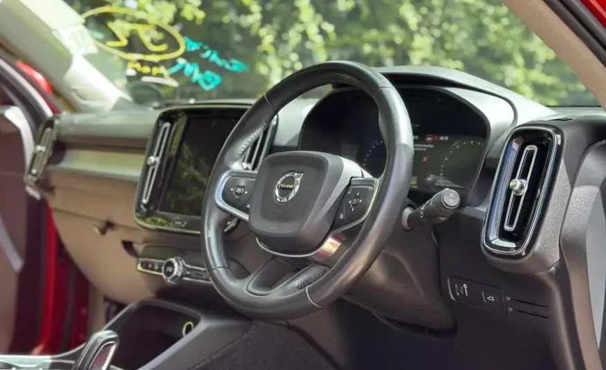 2018 Volvo XC40 T4 Sunroof