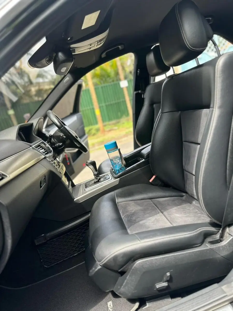 2010 Mercedes Benz E200