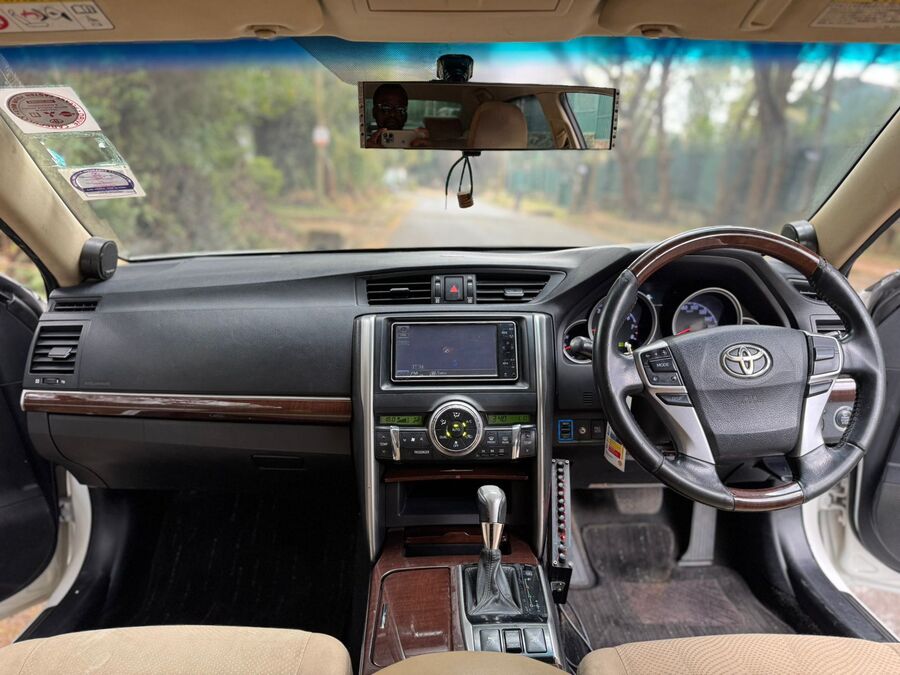 2013 Toyota Mark X Mint Condition