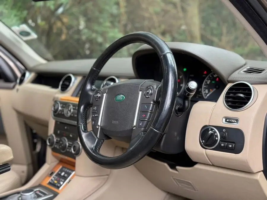 2014 Land Rover Discovery HSE Mint Condition