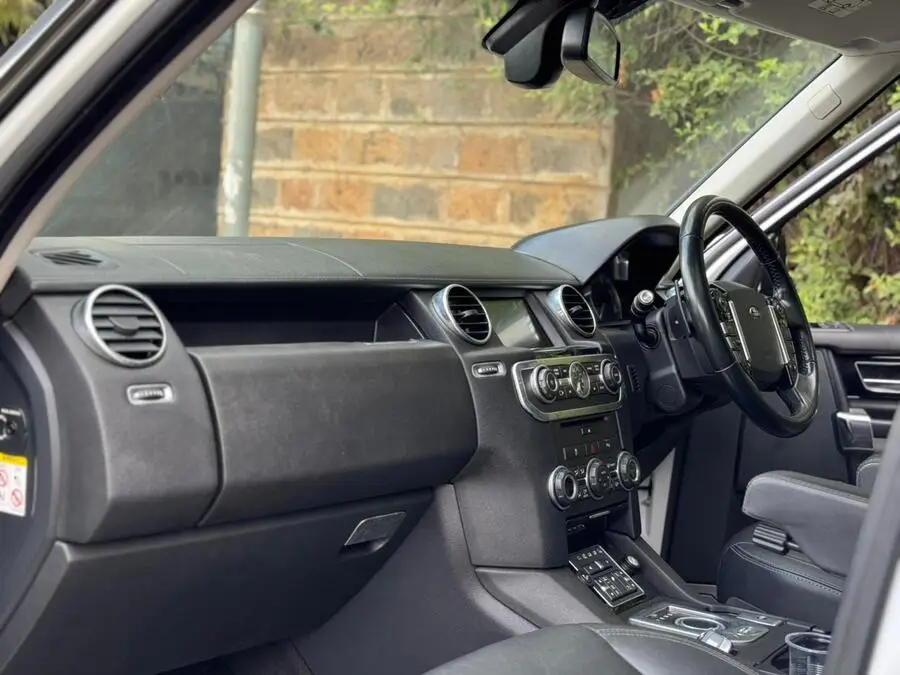 2015 Land Rover Discovery HSE Unregistered Local