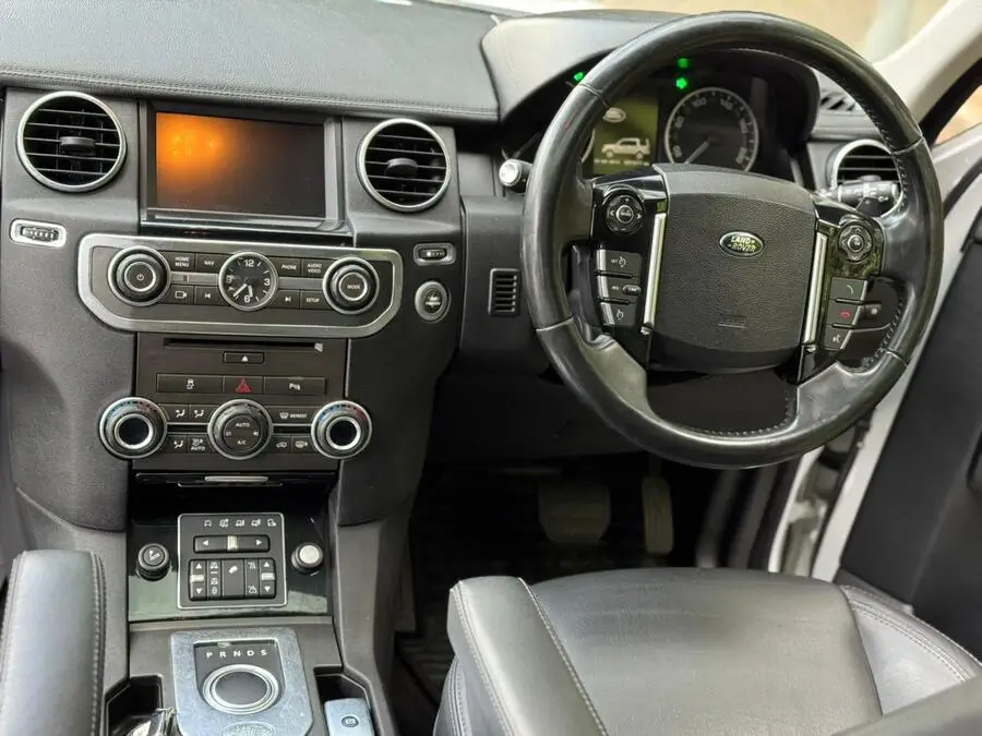 2015 Land Rover Discovery HSE Unregistered Local