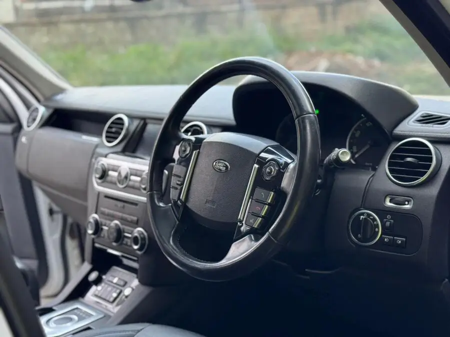 2015 Land Rover Discovery HSE Unregistered Local