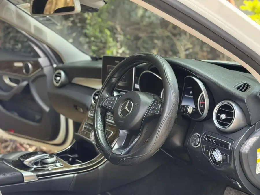 2015 Mercedes Benz C200 Mint Condition