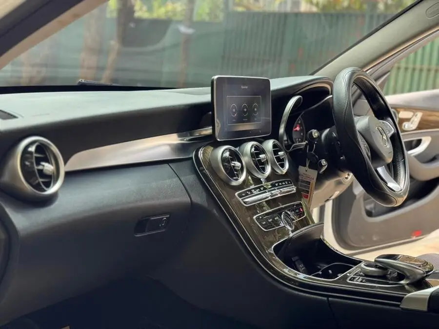 2015 Mercedes Benz C200 Mint Condition