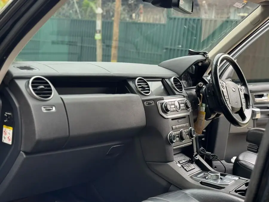 2016 Land Rover Discovery HSE Sunroof