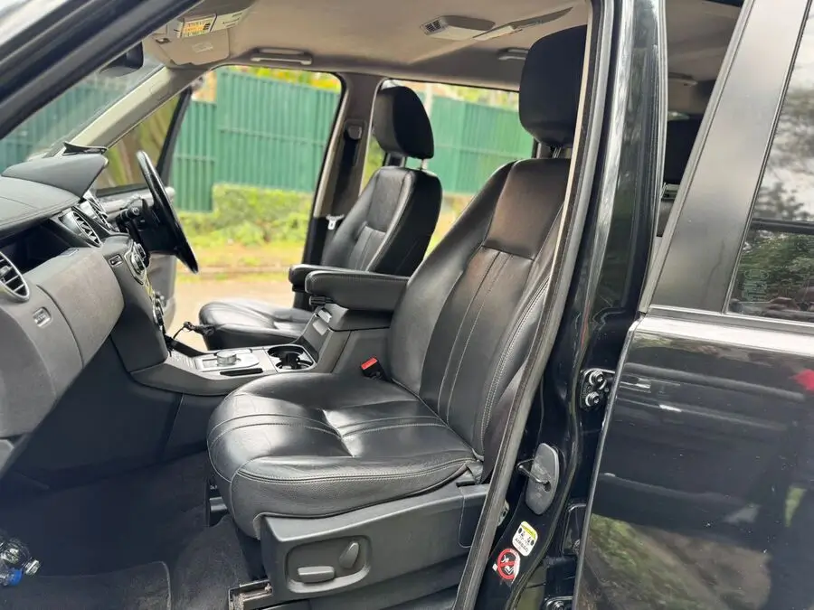 2016 Land Rover Discovery HSE Sunroof