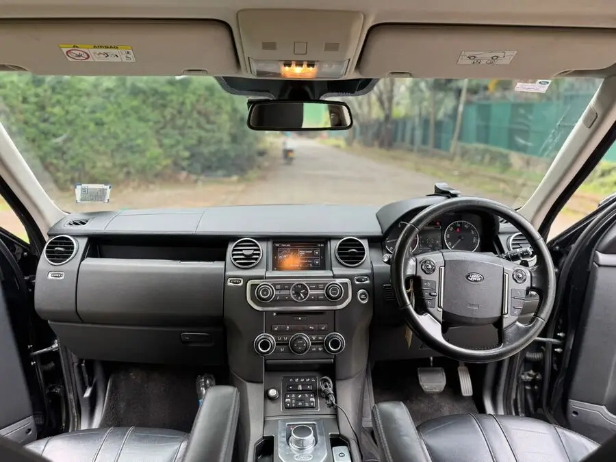 2016 Land Rover Discovery HSE Sunroof