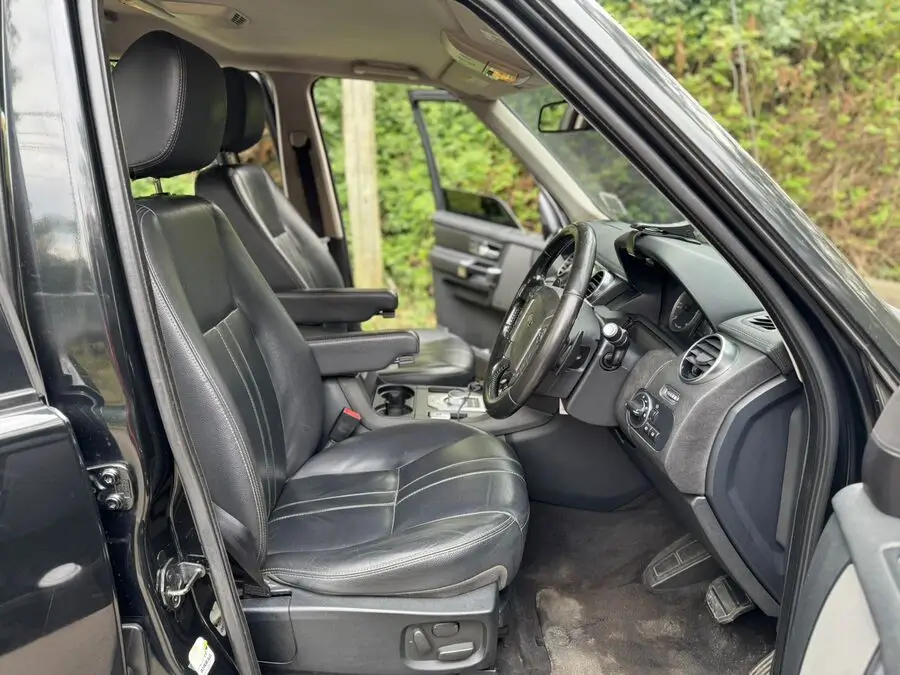 2016 Land Rover Discovery HSE Sunroof