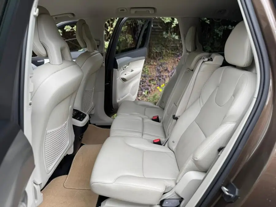 2018 Volvo XC90 T5 AWD Leather Low Mileage