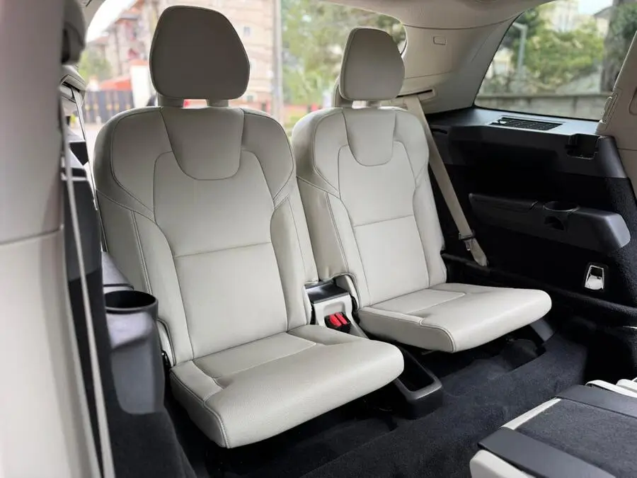 2018 Volvo XC90 T5 AWD Leather Low Mileage