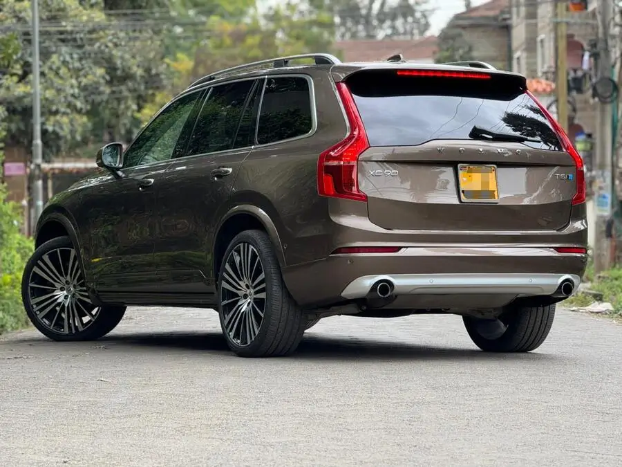 2018 Volvo XC90 T5 AWD Leather Low Mileage