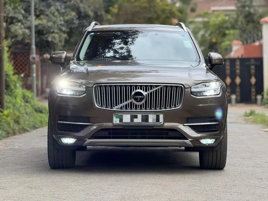 2018 Volvo XC90 T5 AWD Leather Low Mileage